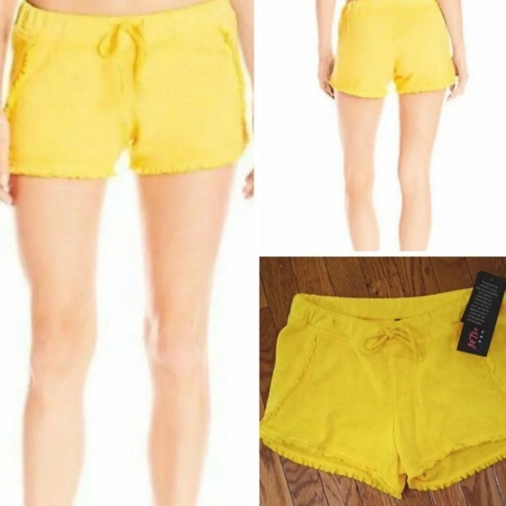 New Betsey Johnson ruffle shorts size small